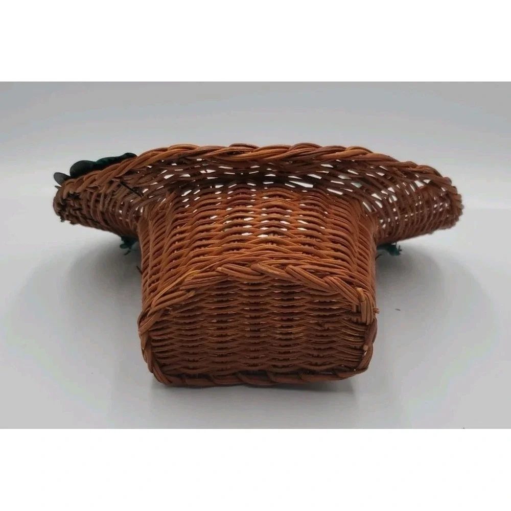 Decorative Hanging Wicker Basket with Green Metal Wire Cottagecore‎